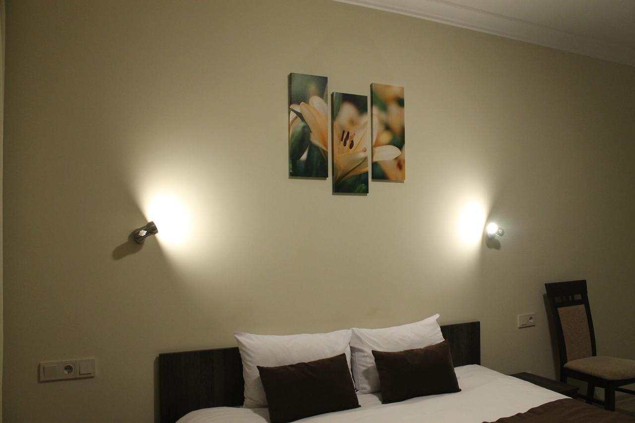 Non-stop Economy Bed & Breakfast 4*