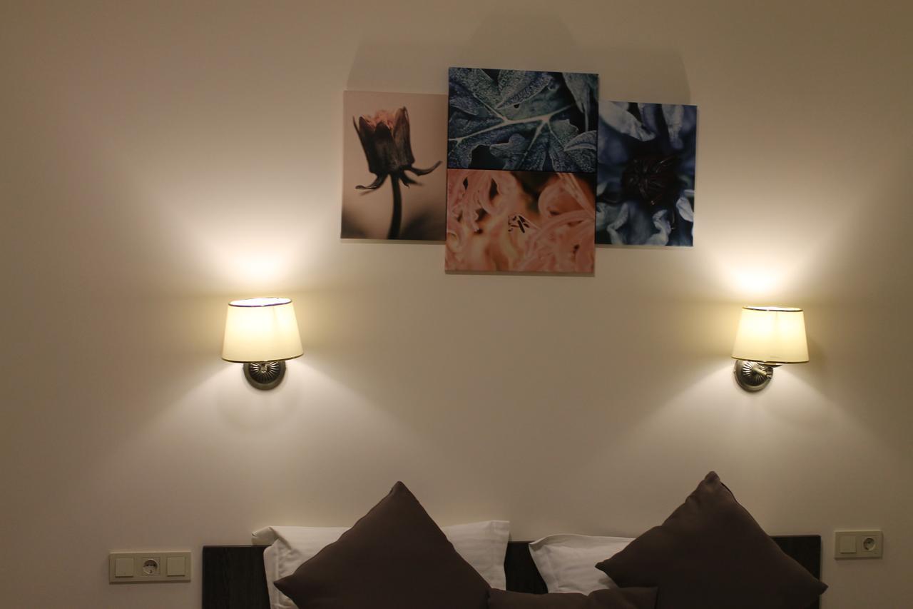 Non-stop Economy Bed & Breakfast