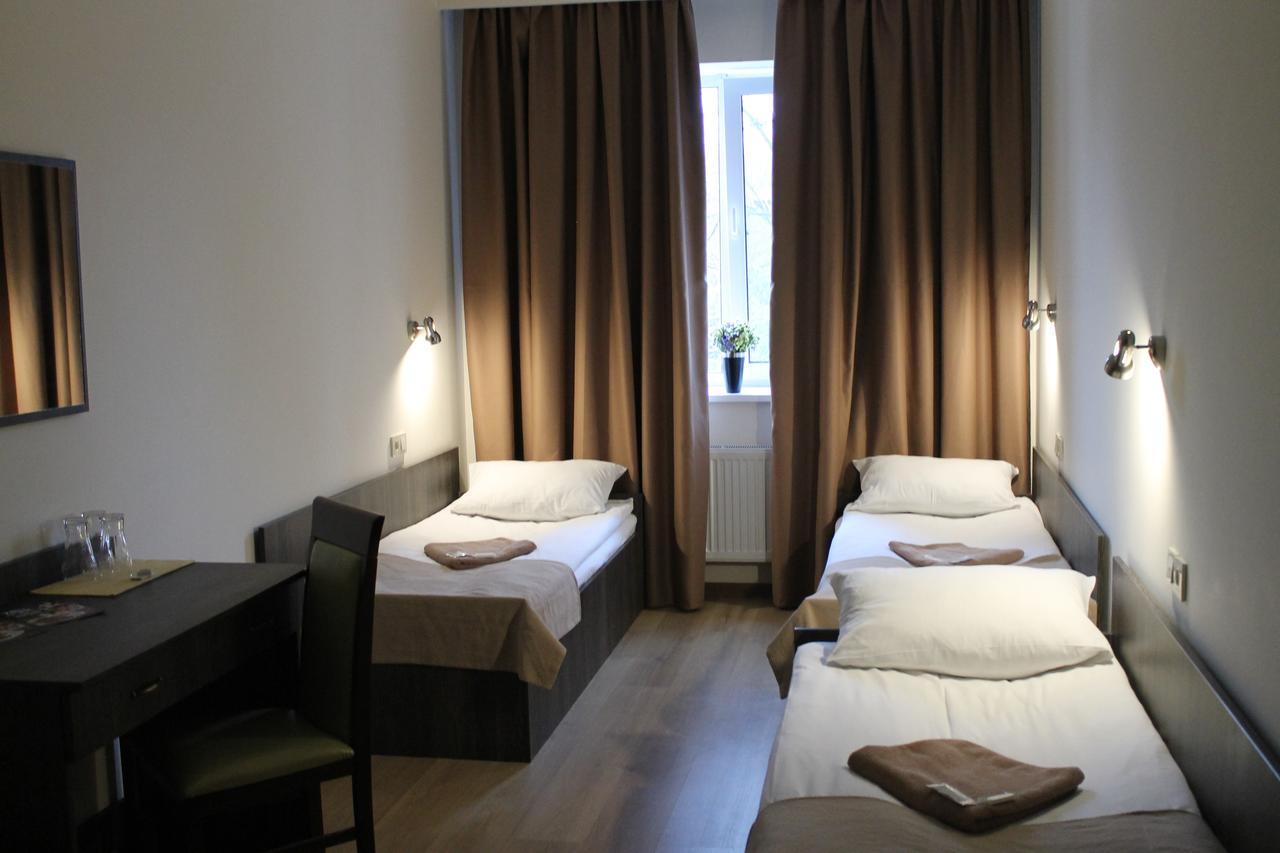 Non-stop Economy Bed & Breakfast